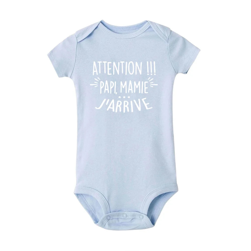 Body Bébé « Attention !!! Papi, Mamie, j’arrive »
