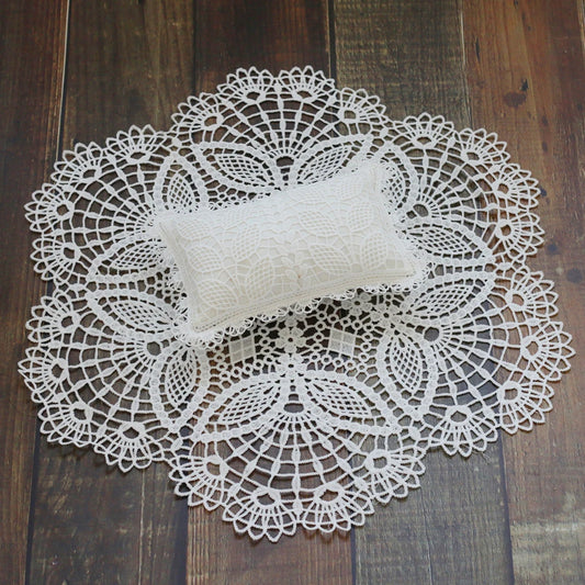 Coussin et Couverture en Macramé.  Blanc
