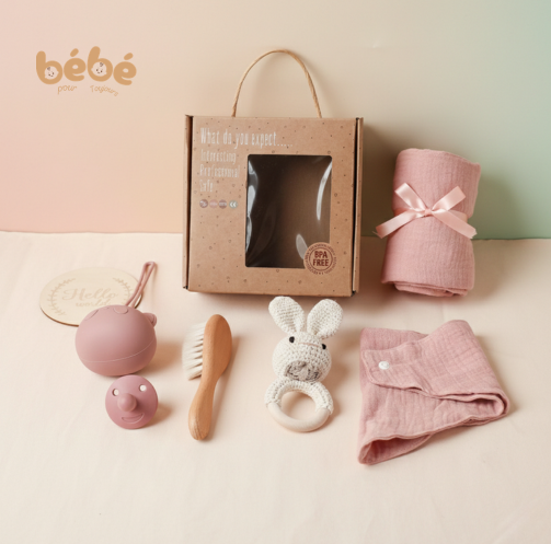 Coffret Cadeau Naissance Bébé Premium – Set Hochet Crochet & Accessoires Bois Naturel