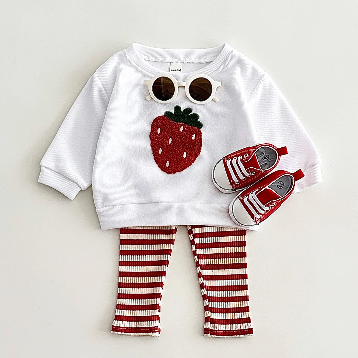 Ensemble Douceur Fruité – Sweat moelleux & pantalon rayé pour bébé