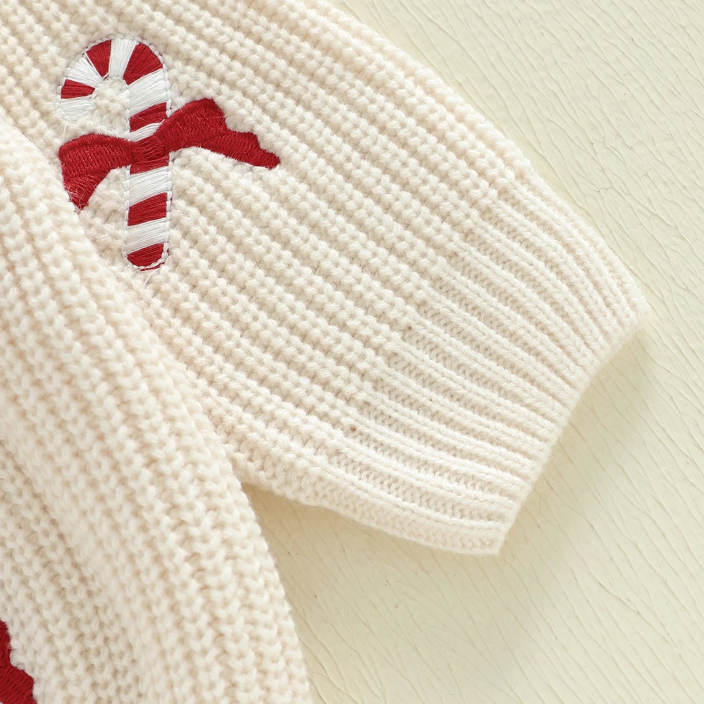 Pull de Noël Bébé en Tricot – Bonhomme Pain d'Épices & Sucreries Festives | Douceur