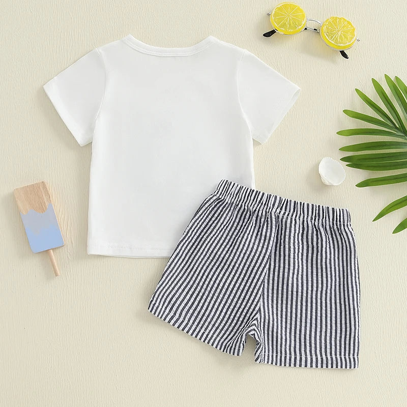 Ensemble d’Été Bébé Garçon – T-shirt Voilier Brodé + Short Rayé | Tenue Plage Confort & Style