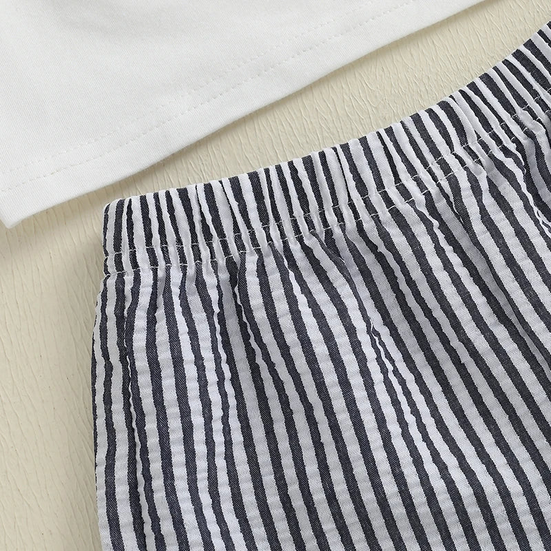 Ensemble d’Été Bébé Garçon – T-shirt Voilier Brodé + Short Rayé | Tenue Plage Confort & Style