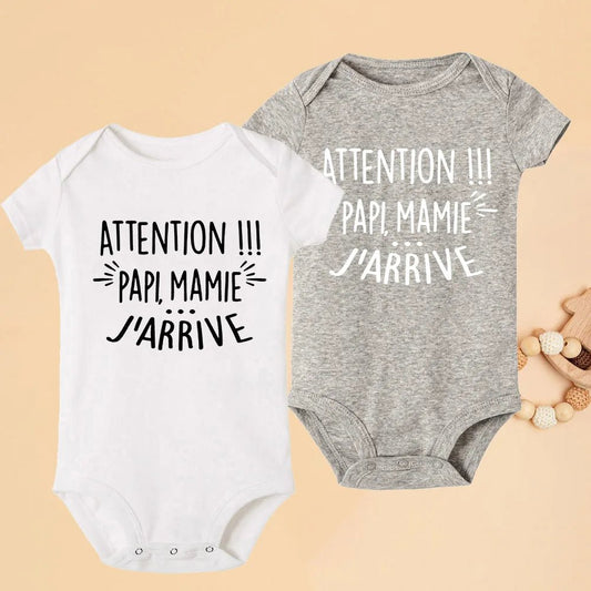 Body Bébé « Attention !!! Papi, Mamie, j’arrive » - Bébé pour toujours