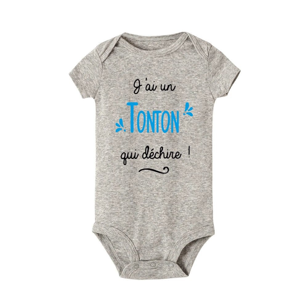 Body bébé “J’ai un Tonton qui déchire !” – Cadeau rigolo et plein d’amour pour oncle et neveu/nièce - Bébé pour toujours